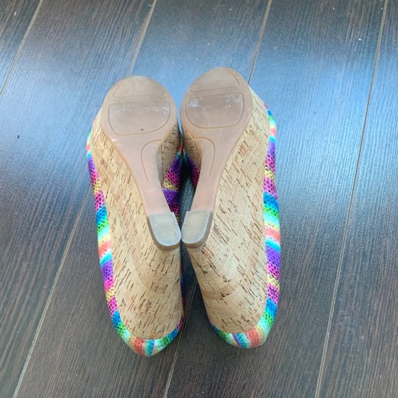Nine West Rainbow Faux Snakeskin Pattern Wedge - Picture 5 of 5